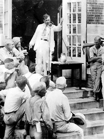 Huey Long speaking to a rural crowd on the courthouse steps